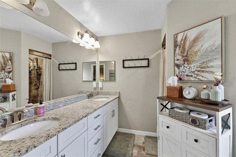 House in Port Charlotte, Florida 3 bedrooms, 152.36 sq.m. № 2206499 - photo 18