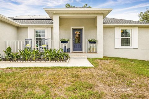 House in Port Charlotte, Florida 3 bedrooms, 152.36 sq.m. № 2206499 - photo 3