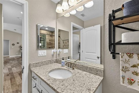 House in Port Charlotte, Florida 3 bedrooms, 152.36 sq.m. № 2206499 - photo 25