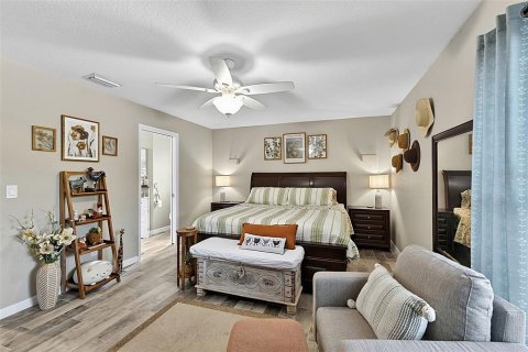 House in Port Charlotte, Florida 3 bedrooms, 152.36 sq.m. № 2206499 - photo 16