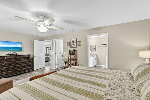 House in Port Charlotte, Florida 3 bedrooms, 152.36 sq.m. № 2206499 - photo 17