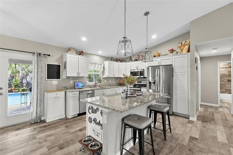 House in Port Charlotte, Florida 3 bedrooms, 152.36 sq.m. № 2206499 - photo 9
