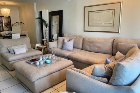 Condominio en alquiler en Miami Beach, Florida, 2 dormitorios, 95.69 m2 № 2039438 - foto 4