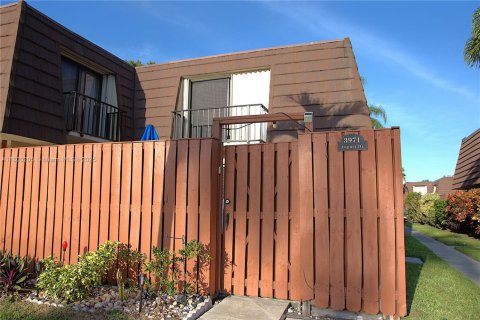 Touwnhouse à vendre à Lake Worth, Floride: 2 chambres № 1977248 - photo 1