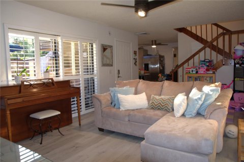 Touwnhouse à vendre à Lake Worth, Floride: 2 chambres № 1977248 - photo 6