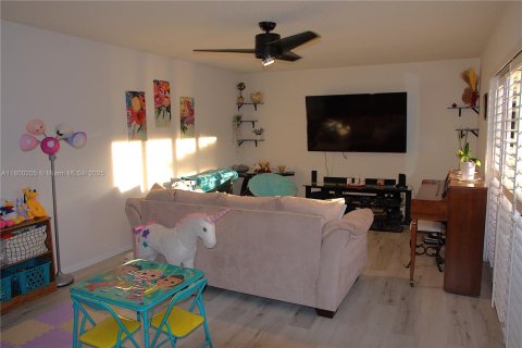 Touwnhouse à vendre à Lake Worth, Floride: 2 chambres № 1977248 - photo 7