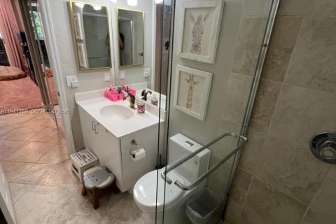 Condo in Dania Beach, Florida, 3 bedrooms  № 2059743 - photo 25