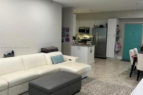 Condo in Dania Beach, Florida, 3 bedrooms  № 2059743 - photo 6