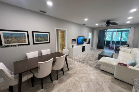 Condo in Dania Beach, Florida, 3 bedrooms  № 2059743 - photo 4