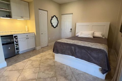 Condo in Dania Beach, Florida, 3 bedrooms  № 2059743 - photo 28