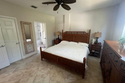 Condo in Dania Beach, Florida, 3 bedrooms  № 2059743 - photo 12