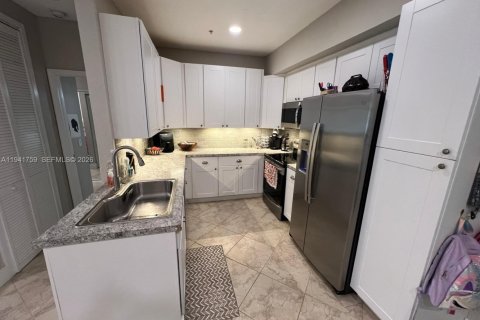 Condo in Dania Beach, Florida, 3 bedrooms  № 2059743 - photo 7