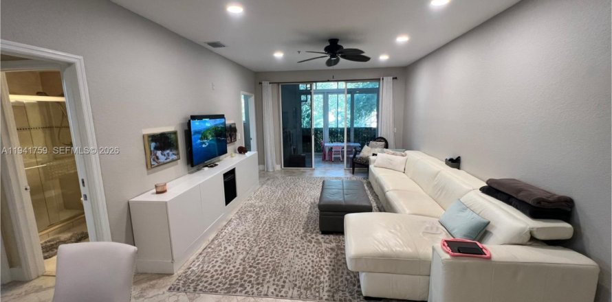 Condo in Dania Beach, Florida, 3 bedrooms  № 2059743