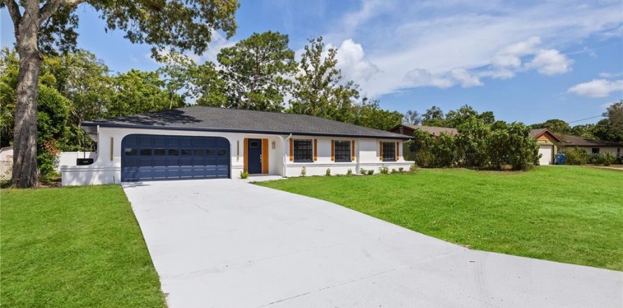 Villa ou maison à Spring Hill, Floride 3 chambres, 159.88 m2 № 2316705