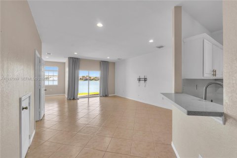 Copropriété à louer à Miramar, Floride: 3 chambres, 181.53 m2 № 1996652 - photo 5