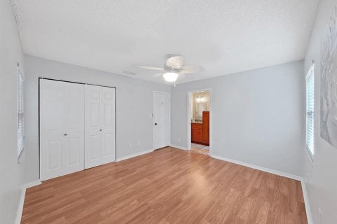 Villa ou maison à vendre à Oldsmar, Floride: 4 chambres, 198.63 m2 № 2093270 - photo 29