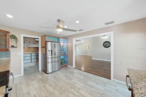 Villa ou maison à vendre à Oldsmar, Floride: 4 chambres, 198.63 m2 № 2093270 - photo 14