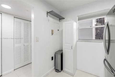 Condominio en venta en Miami Beach, Florida, 2 dormitorios, 92.44 m2 № 1712581 - foto 29