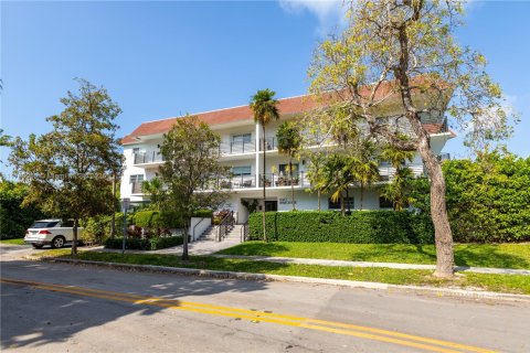 Condominio en venta en Miami Beach, Florida, 2 dormitorios, 92.44 m2 № 1712581 - foto 11