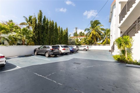Condominio en venta en Miami Beach, Florida, 2 dormitorios, 92.44 m2 № 1712581 - foto 19