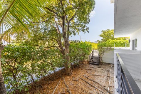 Condominio en venta en Miami Beach, Florida, 2 dormitorios, 92.44 m2 № 1712581 - foto 16