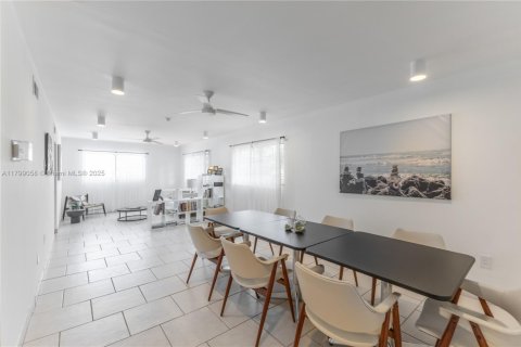 Condominio en venta en Miami Beach, Florida, 2 dormitorios, 92.44 m2 № 1712581 - foto 21