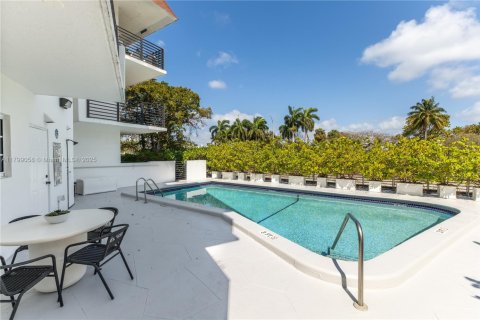 Condominio en venta en Miami Beach, Florida, 2 dormitorios, 92.44 m2 № 1712581 - foto 23