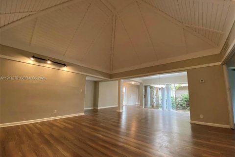 House in Tamarac, Florida 3 bedrooms, 231.33 sq.m. № 1999565 - photo 7