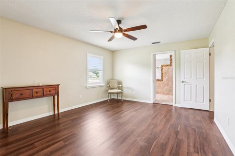 House in Sun City Center, Florida 3 bedrooms, 242.1 sq.m. № 1839041 - photo 11