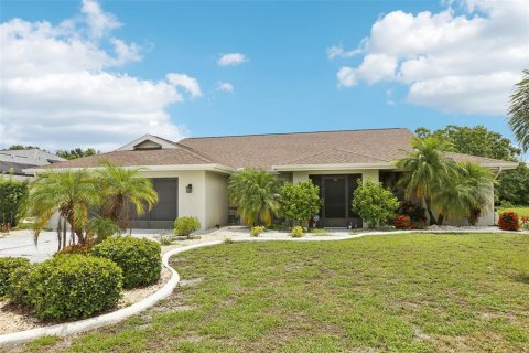House in Sun City Center, Florida 3 bedrooms, 242.1 sq.m. № 1839041 - photo 5