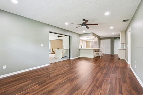 House in Sun City Center, Florida 3 bedrooms, 242.1 sq.m. № 1839041 - photo 9