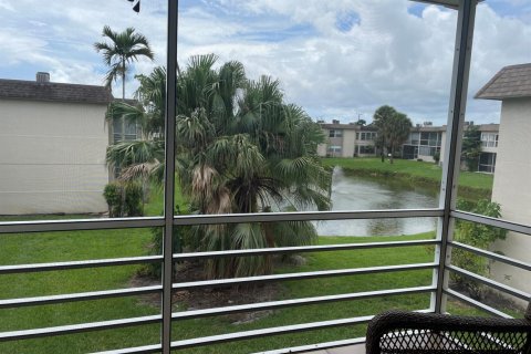 Condo à Palm Springs, Floride, 2 chambres  № 2077513