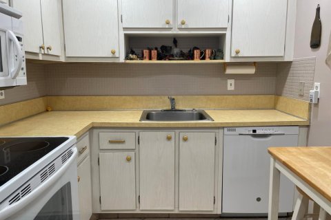 Copropriété à vendre à Palm Springs, Floride: 2 chambres, 85.47 m2 № 2077513 - photo 6