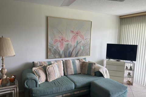 Copropriété à vendre à Palm Springs, Floride: 2 chambres, 85.47 m2 № 2077513 - photo 13