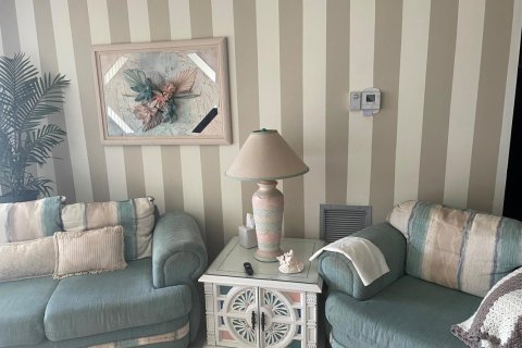 Copropriété à vendre à Palm Springs, Floride: 2 chambres, 85.47 m2 № 2077513 - photo 12