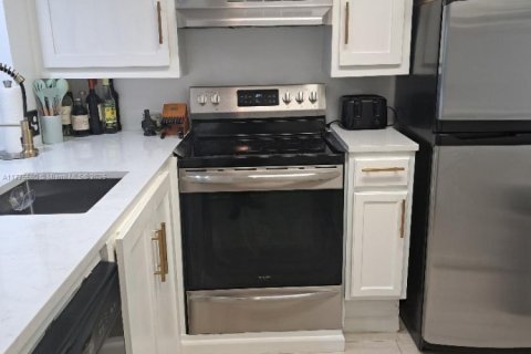 Condominio en venta en Margate, Florida, 1 dormitorio, 58.53 m2 № 1942339 - foto 8