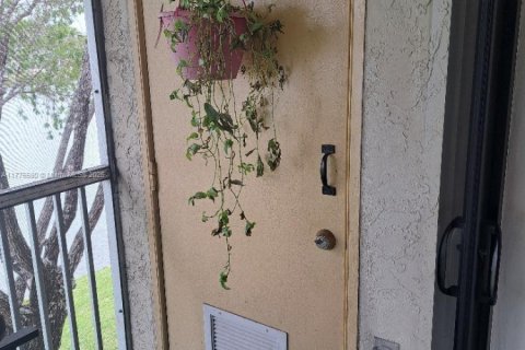 Condominio en venta en Margate, Florida, 1 dormitorio, 58.53 m2 № 1942339 - foto 15