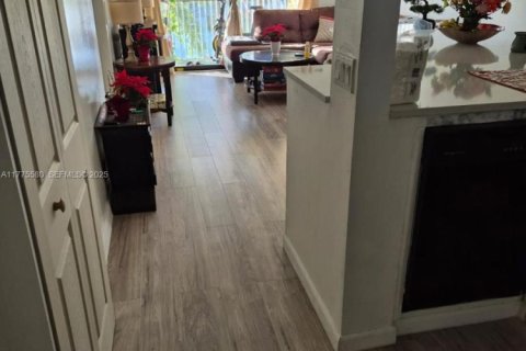 Condominio en venta en Margate, Florida, 1 dormitorio, 58.53 m2 № 1942339 - foto 16