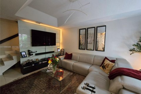 Adosado en venta en Miami, Florida, 3 dormitorios, 157 m2 № 2090564 - foto 9