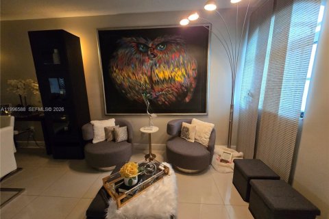 Adosado en venta en Miami, Florida, 3 dormitorios, 157 m2 № 2090564 - foto 3