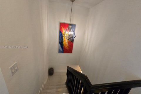 Adosado en venta en Miami, Florida, 3 dormitorios, 157 m2 № 2090564 - foto 11