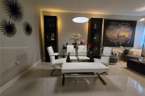 Adosado en venta en Miami, Florida, 3 dormitorios, 157 m2 № 2090564 - foto 5