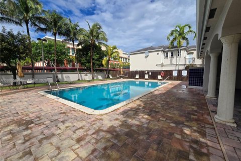 Adosado en venta en Miami, Florida, 3 dormitorios, 157 m2 № 2090564 - foto 23