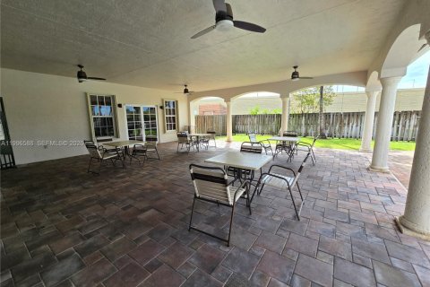 Adosado en venta en Miami, Florida, 3 dormitorios, 157 m2 № 2090564 - foto 21