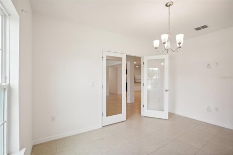 House in Spring Hill, Florida 4 bedrooms, 229.56 sq.m. № 1379629 - photo 9