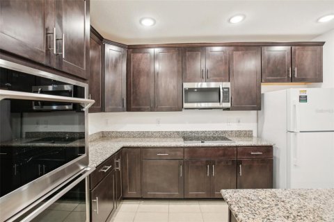 House in Spring Hill, Florida 4 bedrooms, 229.56 sq.m. № 1379629 - photo 18