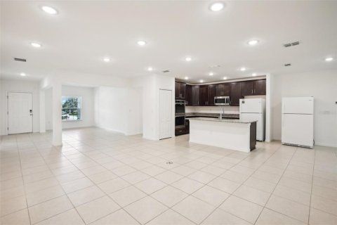 House in Spring Hill, Florida 4 bedrooms, 229.56 sq.m. № 1379629 - photo 15