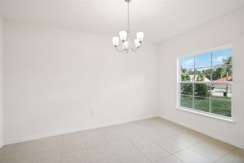 House in Spring Hill, Florida 4 bedrooms, 229.56 sq.m. № 1379629 - photo 10