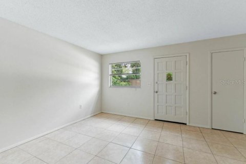 Copropriété à louer à Edgewater, Floride: 2 chambres, 96.53 m2 № 2405533 - photo 4