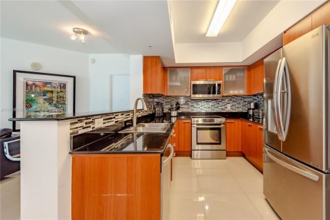 Condominio en venta en Sunny Isles Beach, Florida, 2 dormitorios, 117.61 m2 № 2077240 - foto 6